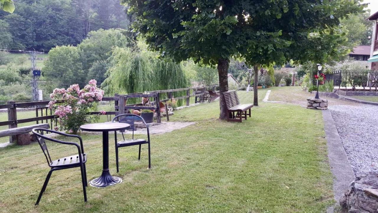 Turismo Rural La Tablá Alles Esterno foto